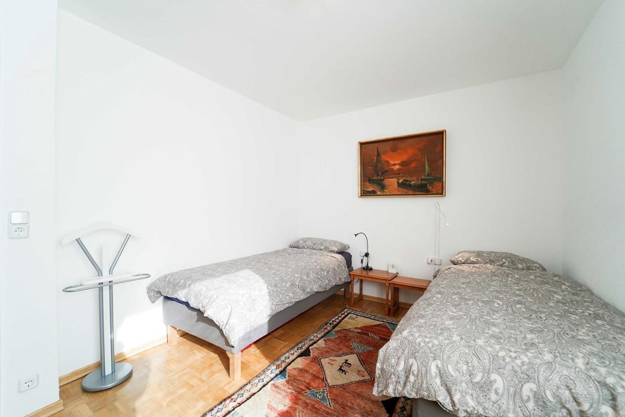 Ferienwohnung Im Haus Lotus Mit Grossem Balkon Und Garten Bad Urach Eksteriør bilde